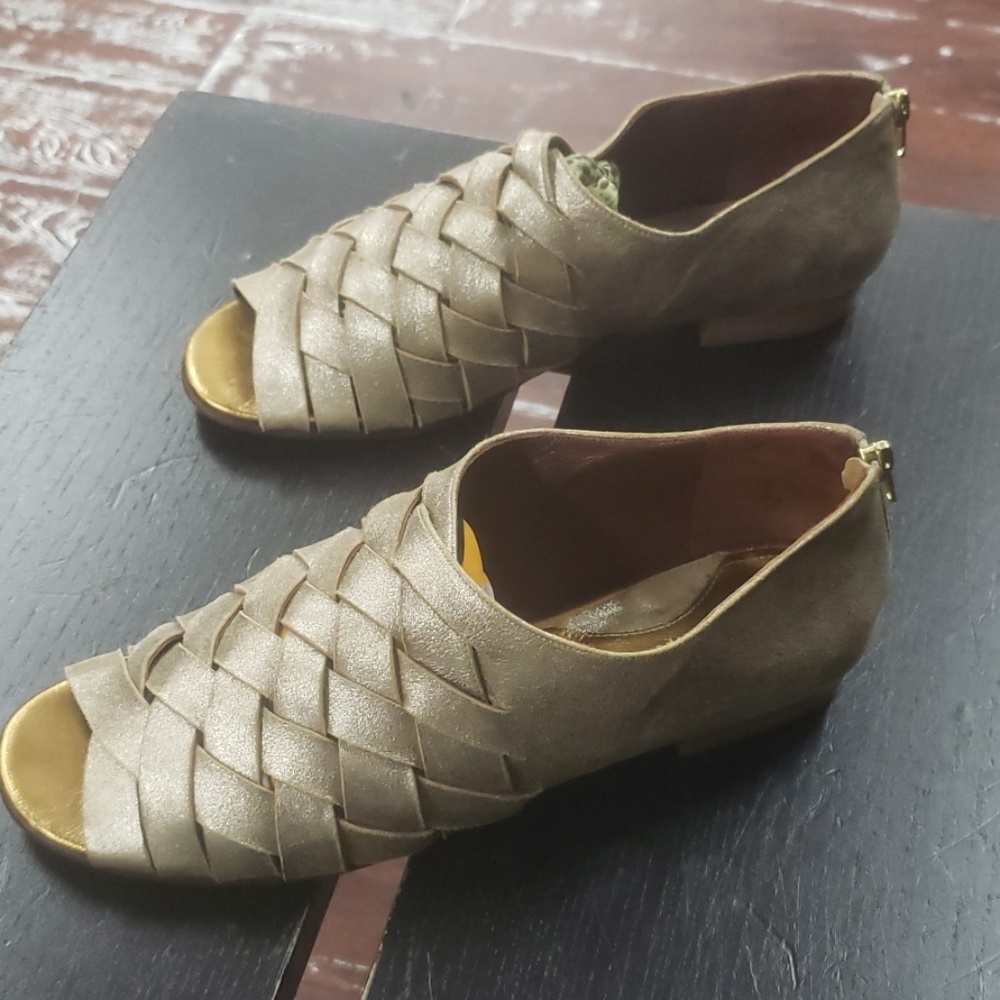 Anthropoloie  flat shoes